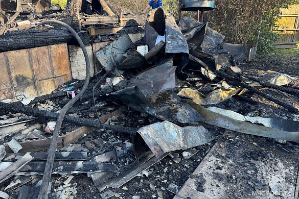 В деревне Кочнево сгорели два дома и пристройки